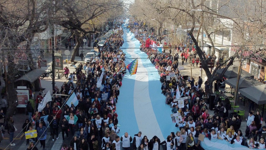 Las calles de la capital provincial fueron colmadas por la protesta Foto Ramiro Gmez