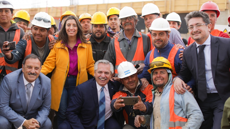 El plan provincial Hogar Riojano forma parte de una inversin total que contempla la construccin de 4959 Foto Presidencia
