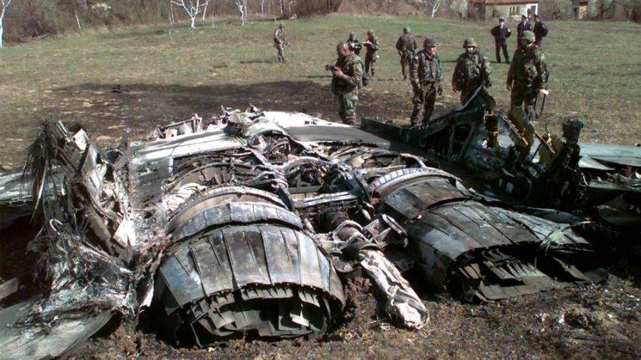 Kosovo declar su independencia unilateralmente 10 aos despus de una sangrienta guerra entre la exYugoslavia hoy Serbia y rebeldes albaneses