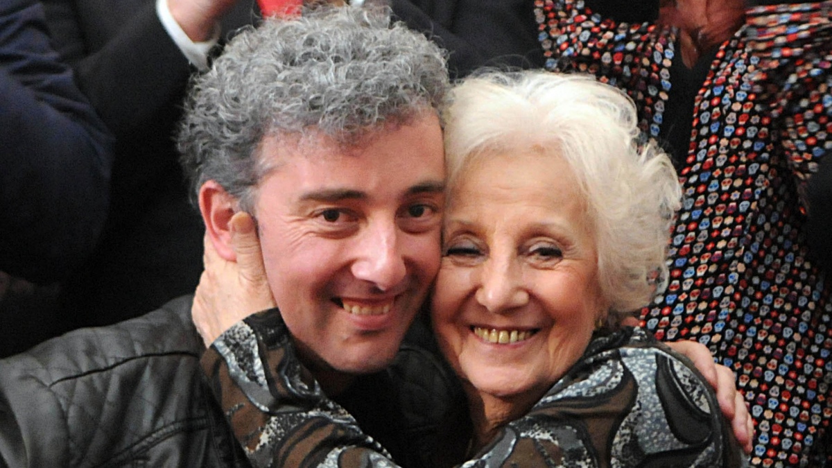 Ignacio Montoya Carlotto junto a su abuela Estela de Carlotto Foto Florencia Downes