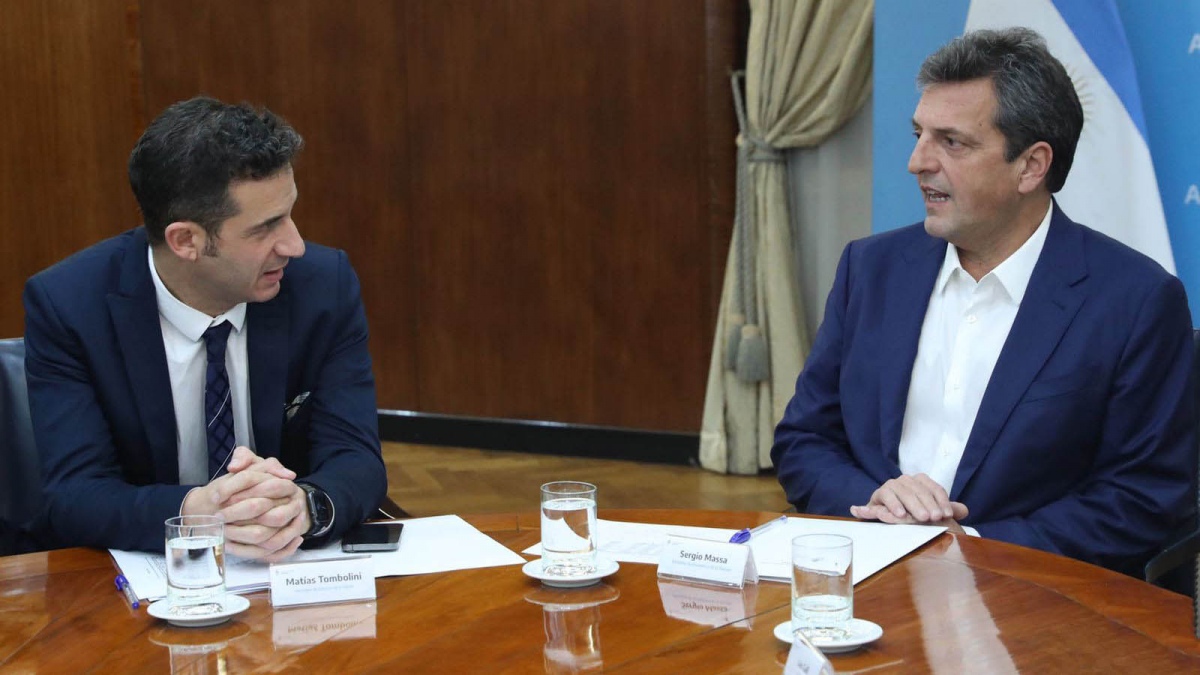 Matas Tombolini Secretario de Comercio junto al ministro de Economa Sergio Massa Foto Prensa