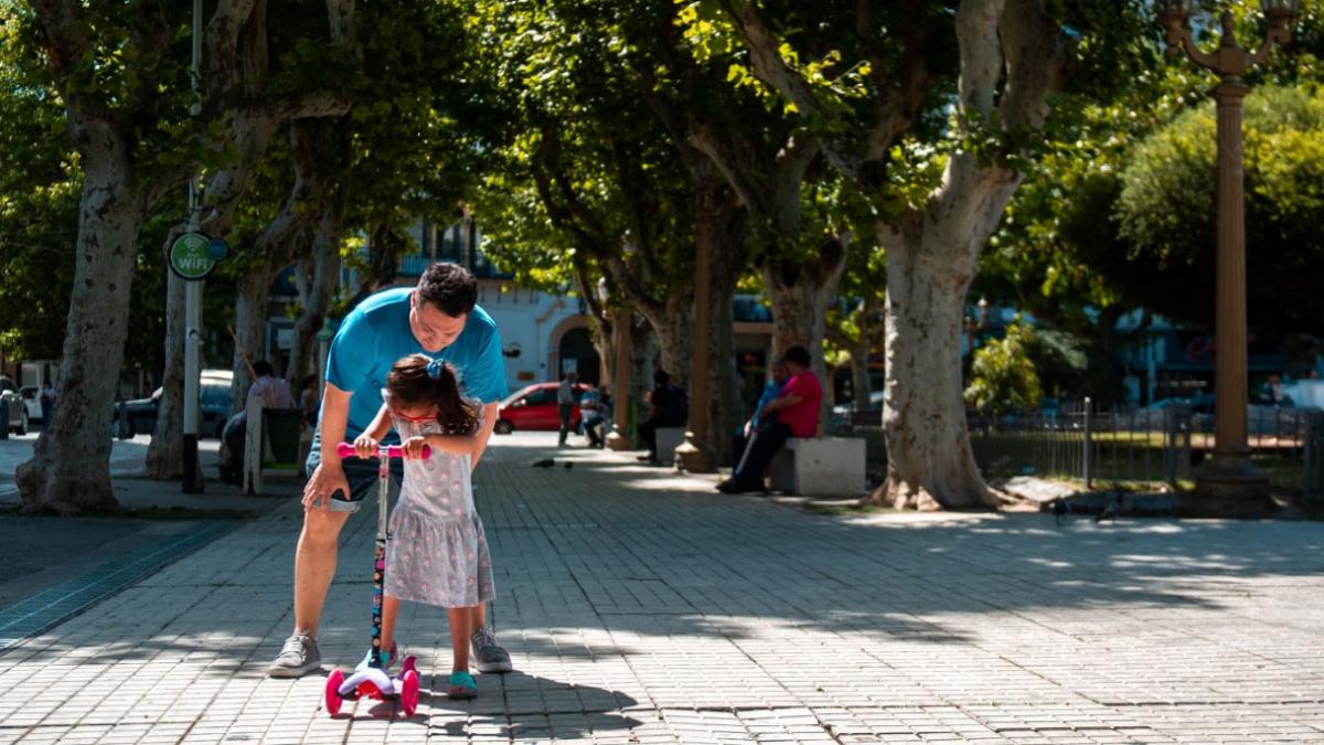 Un varn gay casi cuarentn y solo versus familias heterosexuales muy bien constituidas No la gans pensaba Pablo cuando sali de la entrevista para adoptar a Ma Foto Cris Sille