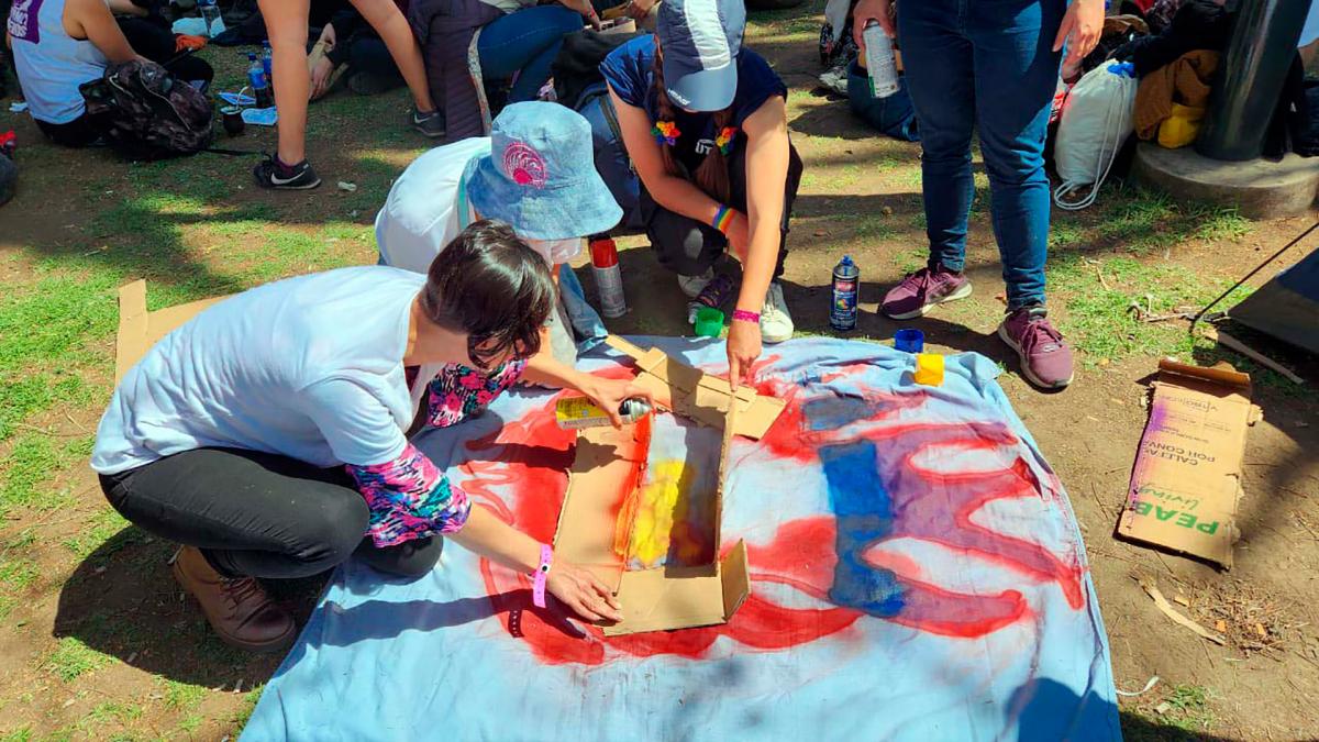 Orgullo Disca se reconoce como hija y emergente del mtico Frente de Lisiados Peronistas 19711976 el cual sigue siendo hoy una experiencia irrepetible en cuanto a organizacin poltica partidaria de personas con discapacidad