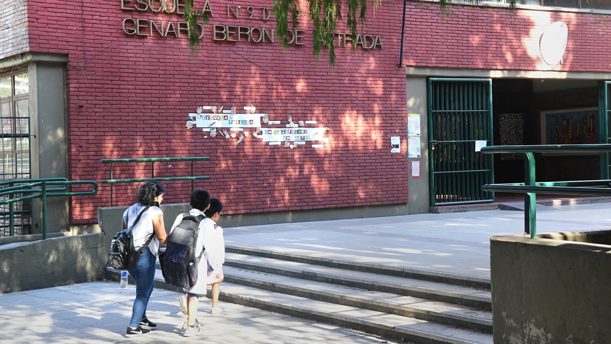 Una hora ms de clase por da garantiza un piso semanal de 25 horas destac el ministro Foto Daniel Davobe