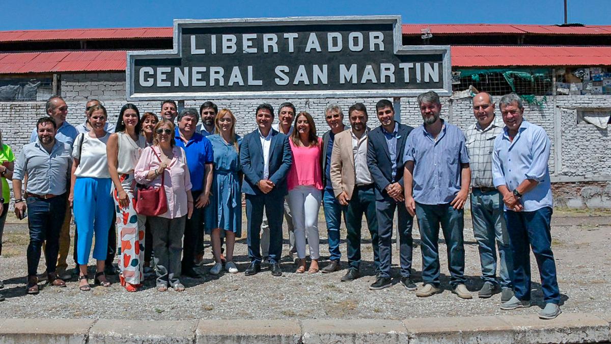 La partida desde el centro de la ciudad de Mendoza trenesarg