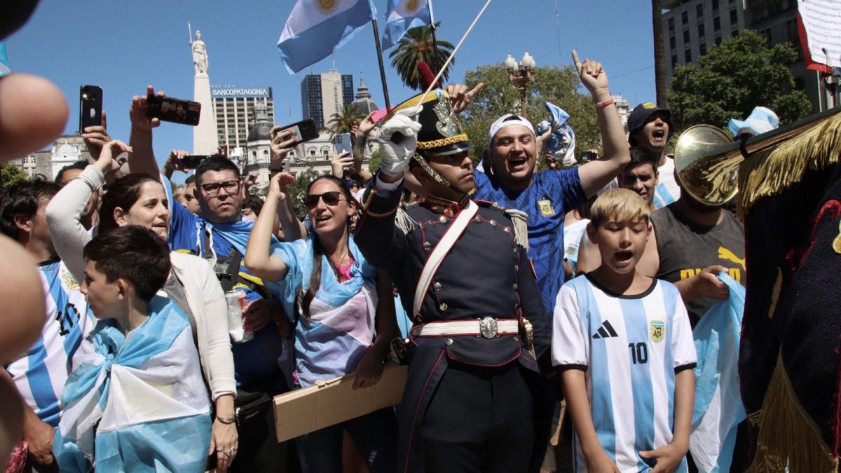 Los Granaderos con los hinchas Granaderosarg