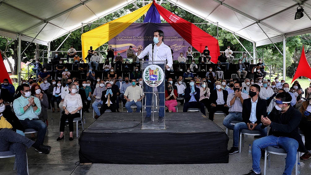 Los principales partidos opositores le han sacado el apoyo a Guaid Foto EFE