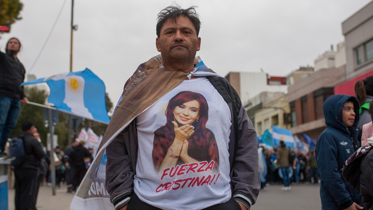 Marcha de apoyo a Cristina Kirchner tras el intento de magnicidio en Comodoro Rivadavia Foto Martin Levicoy