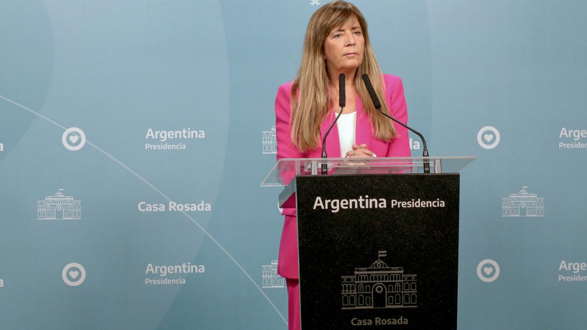 La portavoz de la Presidencia Gabriela Cerruti inform que la convocatoria oficial a sesiones extraordinarias saldr esta semana