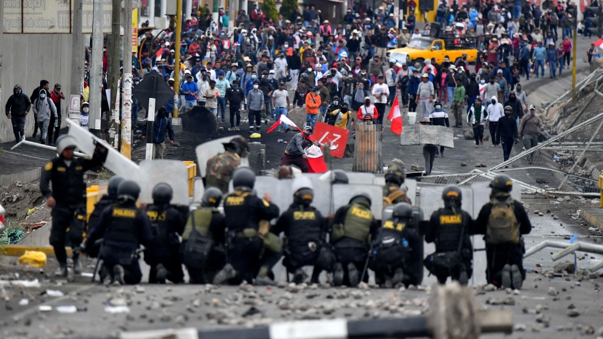 Las protestas siguen en varios departamentos de Per Foto AFP