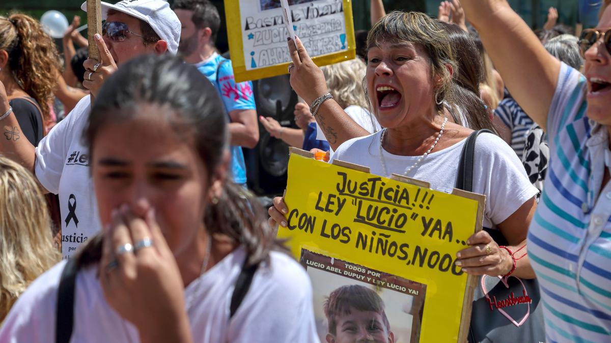 Una manifestacin para pedir justicia para Lucio Foto Julin Varela