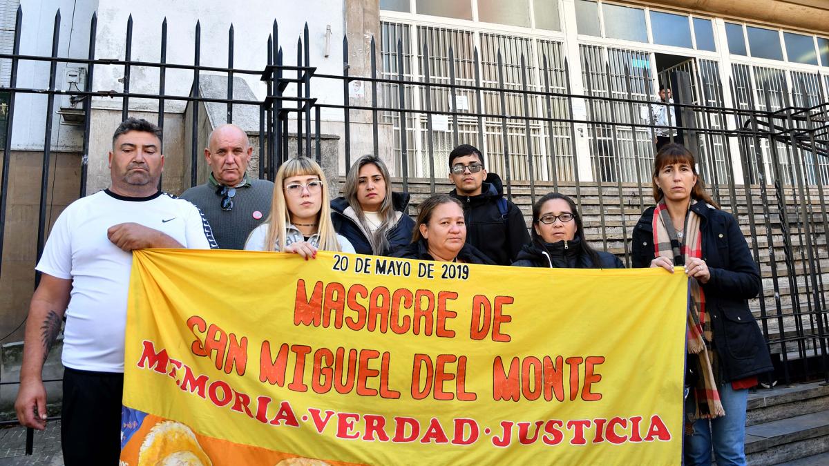 El juicio se inici el lunes con la eleccin del jurado popular que dentro de una semana deber definir si los policas imputados son culpables o no culpables