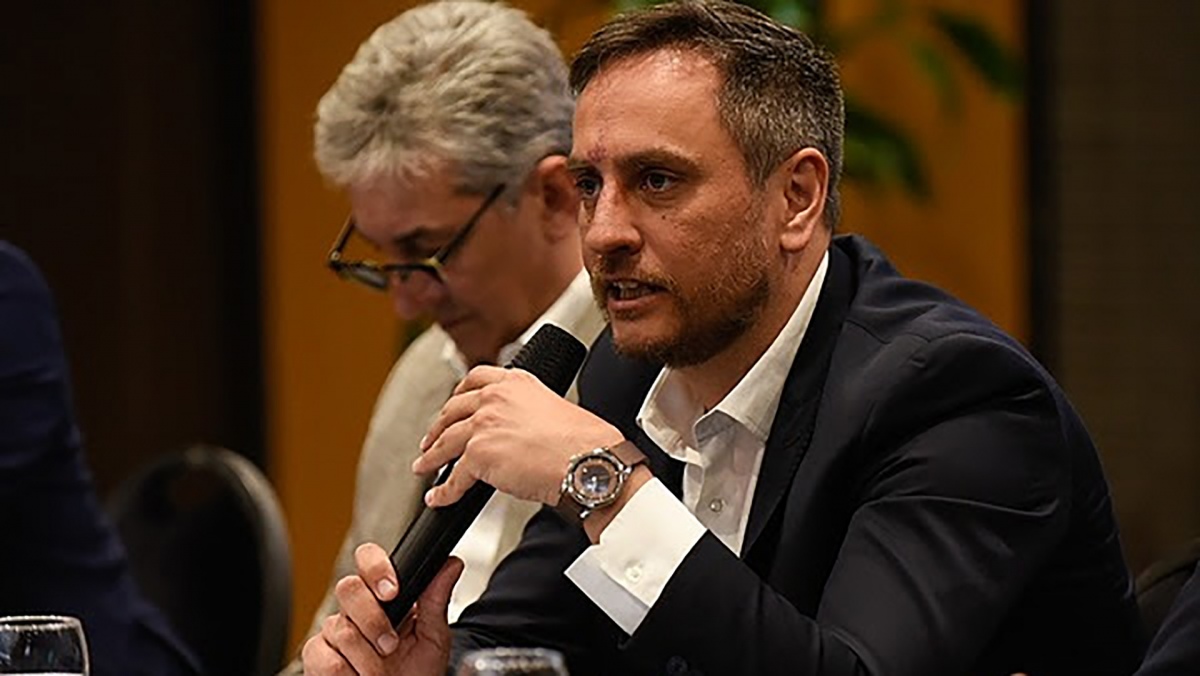 El ministro de Ambiente y Desarrollo Sustentable Juan Cabandi quiere apurar la sancin de una ley previsional especial para brigadistas Foto Prensa MADS
