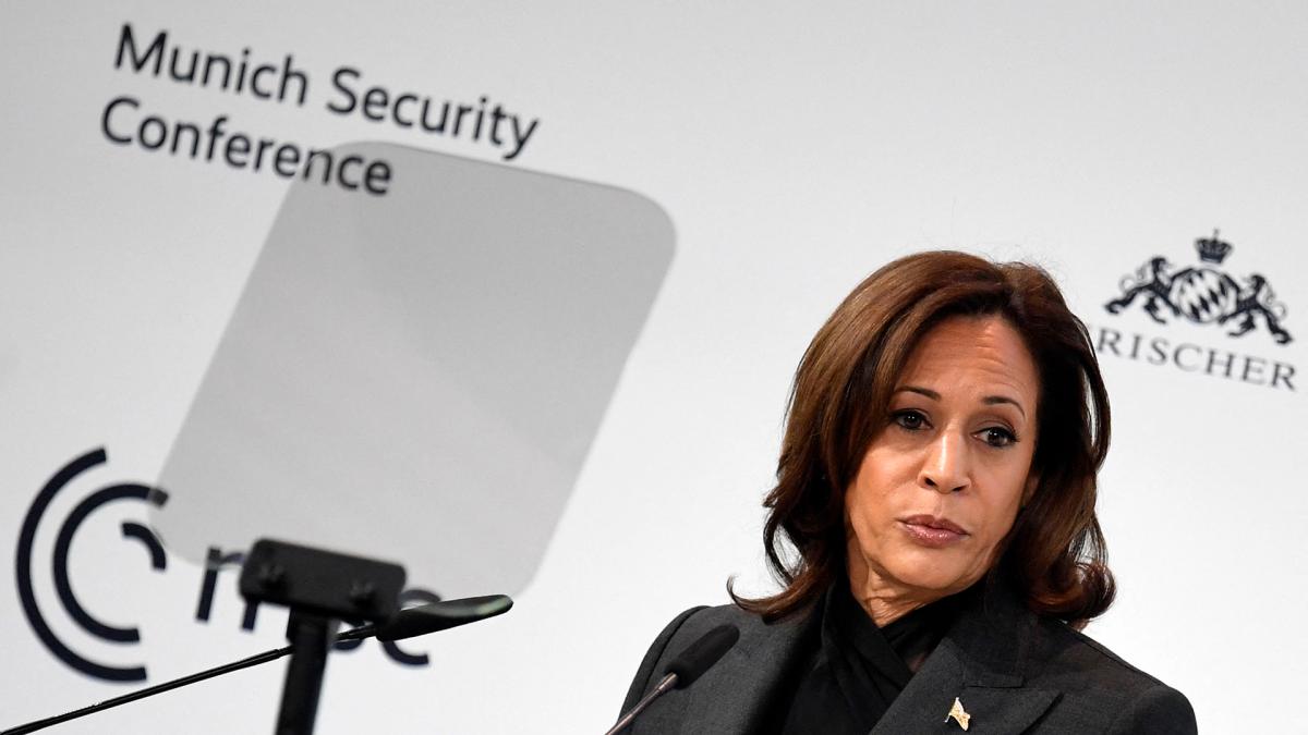 Para Harris la IA podra aumentar las amenazas a la seguridad reducir los derechos humanos y la privacidad FotoAFP