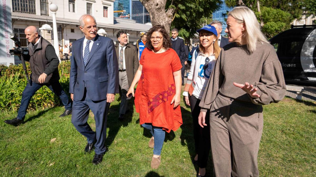 Vizzotti Este puesto busca ofrecer las vacunas y brindar a la vez la proteccin individual y el beneficio colectivo Foto Prensa Min de Defensa