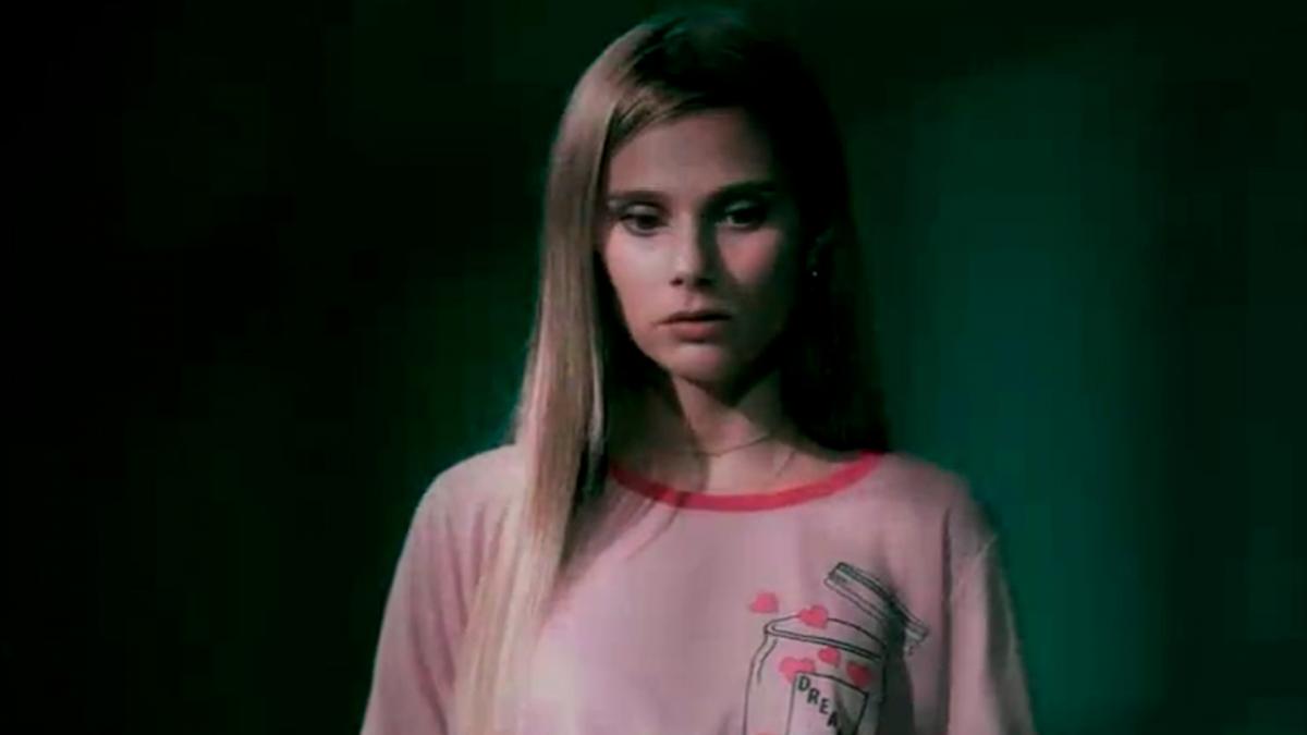 Valentina Zenere como la precoz homicida Captura de video