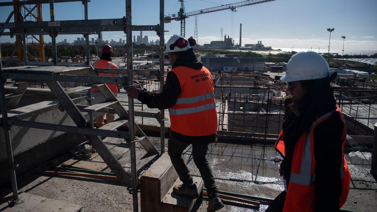 La iniciativa es la primera ampliacin del sistema troncal de cloacas que se realiza en el rea Metropolitana de Buenos Aires Foto Camila Godoy