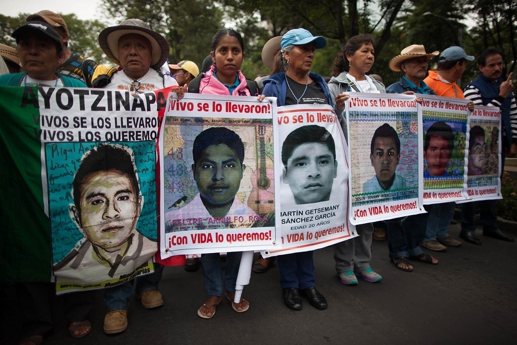 Hasta el momento slo se han identificado restos de tres de los 43 desaparecidos Foto AFP