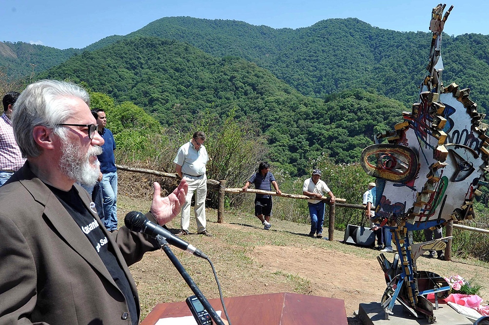 Un homenaje a las turistas del que particip el pap de una de ellas Jean Michel Bouvier en 2021