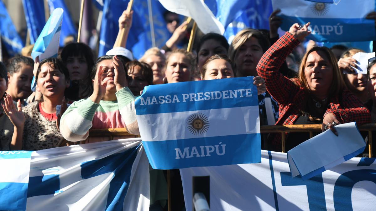 Massa fue recibido por una multitud Foto Alfredo Ponce