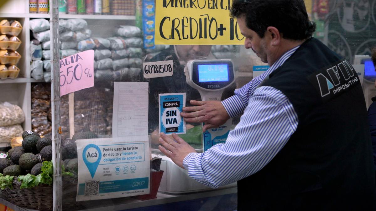 Luego de la transaccin el monto se reintegra a la cuenta bancaria asociada a dicha tarjeta en un mximo de 48 horas Foto Prensa AFIP