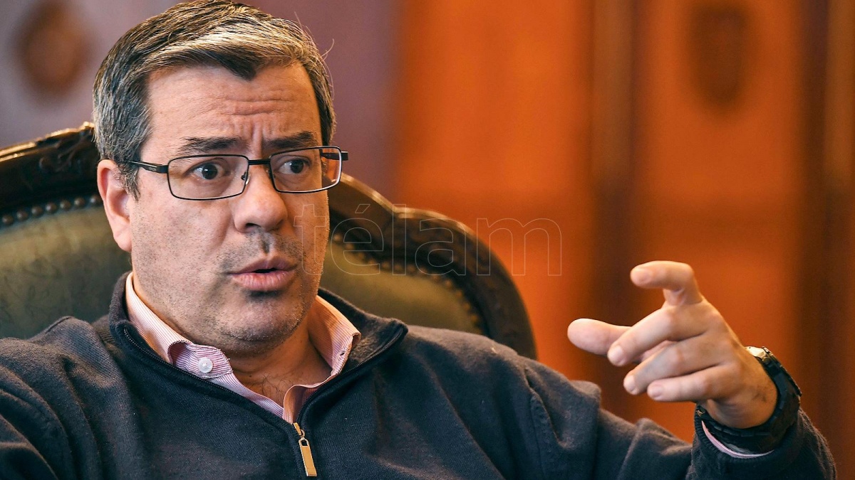 Germn Martnez trabaja para obtener la mayora de los votos para poder darle media sancin Foto Vctor Carreira