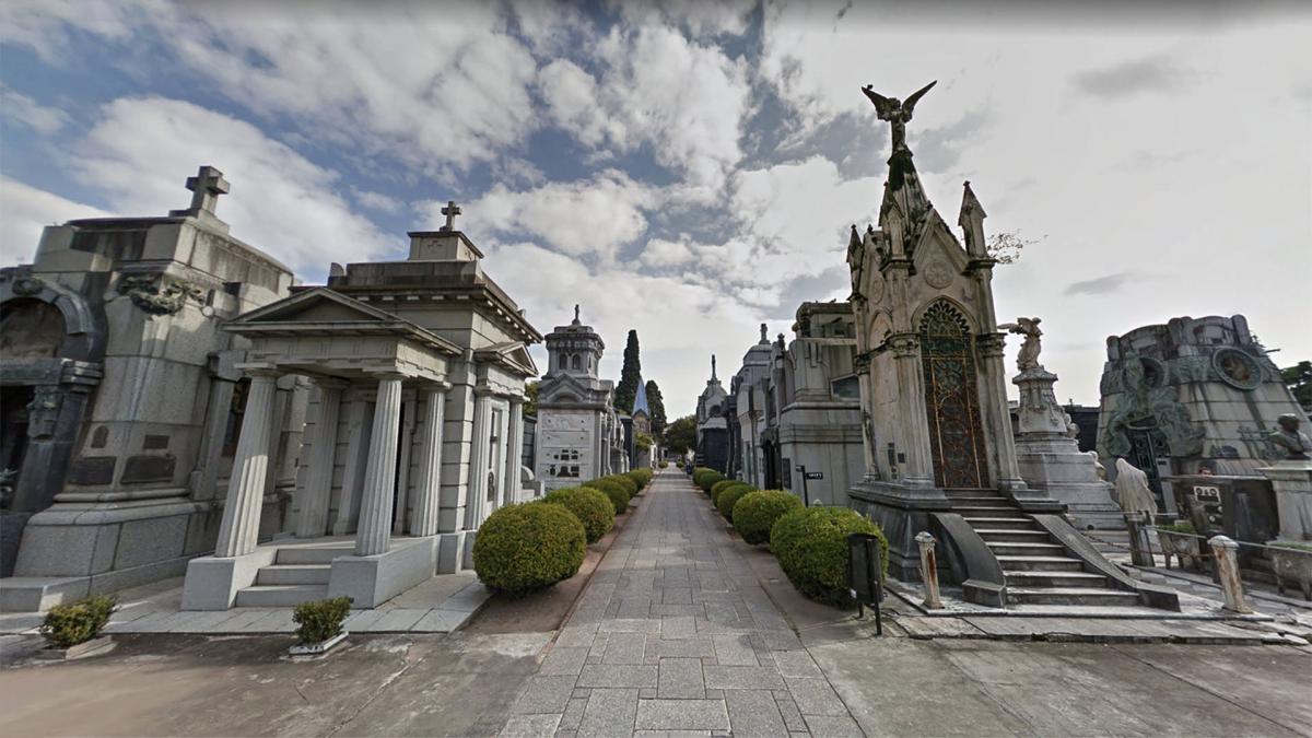 El Cementerio El Salvador de Rosario frente al Parque Independencia