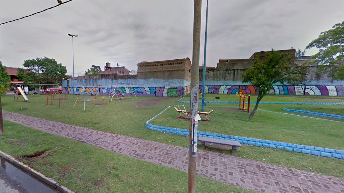 La plaza de Valentn Alsina donde apareci la valija con el cuerpo desmembrado Street view