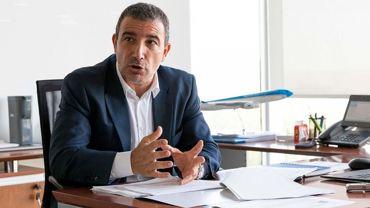 Fabin Lombardo vena desempendose en la lnea de bandera como director comercial Foto Prensa