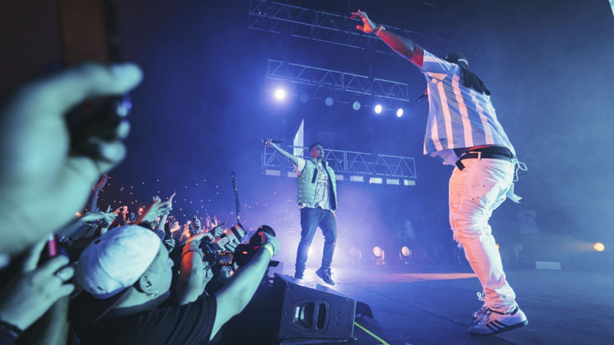 Eladio Carrin dio un show en el Luna Park y lo invit a Duki a compartir escenario con l Foto Prensa