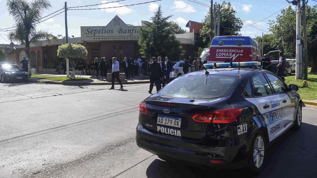 Mvil policial en el velatorio de Umma Foto Alejandro Santa Cruz