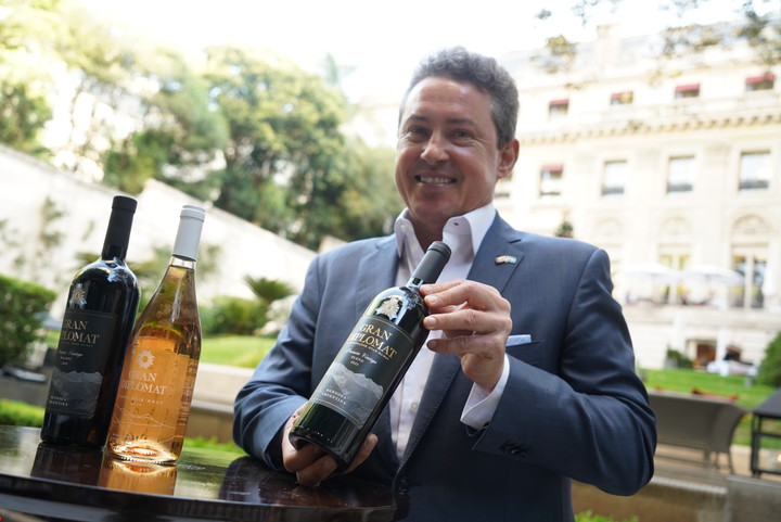 Noah Mamet presenta su colección de vinos en Buenos Aires, en 2022. Foto: Martín Bonetto