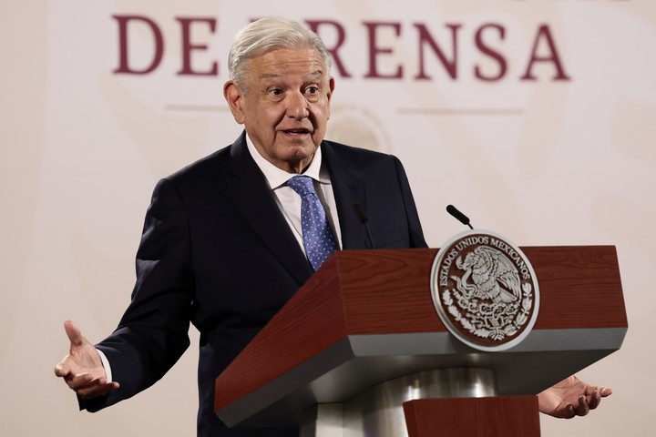 López Obrador, en una de sus ruedas de prensa matutina. Foto: EFE