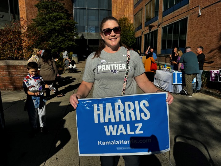 Marla Danick ya votó por anticipado en Pennsylvania.  Foto: Paula Lugones