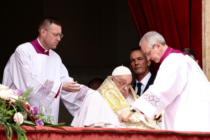 “Quisiera que volviéramos a esperar en que la paz es posible", deseó el Papa antes de empezar a enumerar los conflictos en el mundo. Foto Reuters
