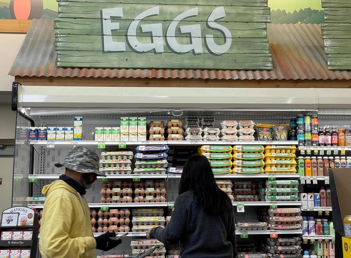 Huevos en un supermercado de San Rafael, California. Foto: AFP