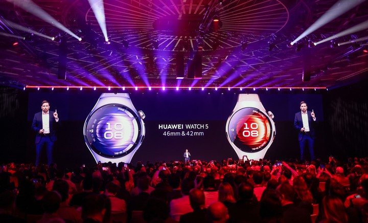 Los nuevos Watch 5. Foto: EFE