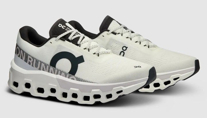 On Cloudmonster 2. Una de las zapatillas de moda. $360.000.