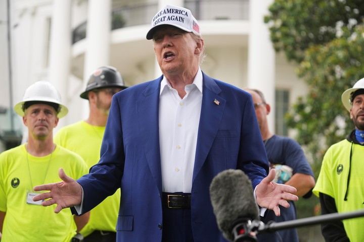 La familia Trump busca romper con el celular T1 la hegemonía de Apple en Estados Unidos. (Foto: AP)