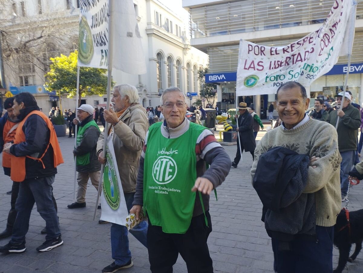 "Córdoba con Cristina": sectores del peronismo cordobés marcharon y le reclamaron a Schiaretti pronunciarse