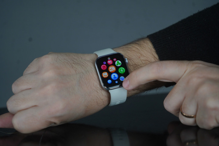 Huawei Watch Fit 4 se puede conseguir en cuatro colores (morado, blanco, negro y gris).
Foto Guillermo Rodriguez Adami - FTP CLARIN GRA04427.jpg Z