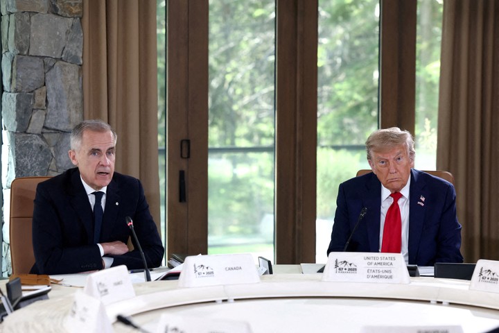 Donald Trump y el primer ministro de Canadá, Mark Carney, durante la cumbre del G7 en junio. Foto: REUTERS   