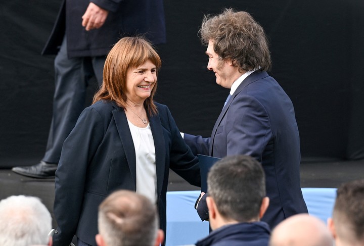 Patricia Bullrich, junto al Presidente Javier Milei. Foto: Reuters