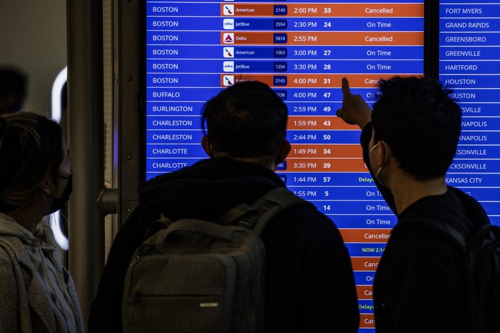 Los vuelos se podrían dirigir hacia otras direcciones. Foto Bloomberg