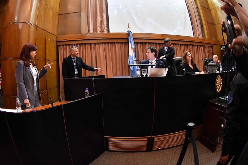 Atentado a Cristina: con críticas a Capuchetti, la querella pidió 15 años de prisión para Sabag Montiel y Uliarte