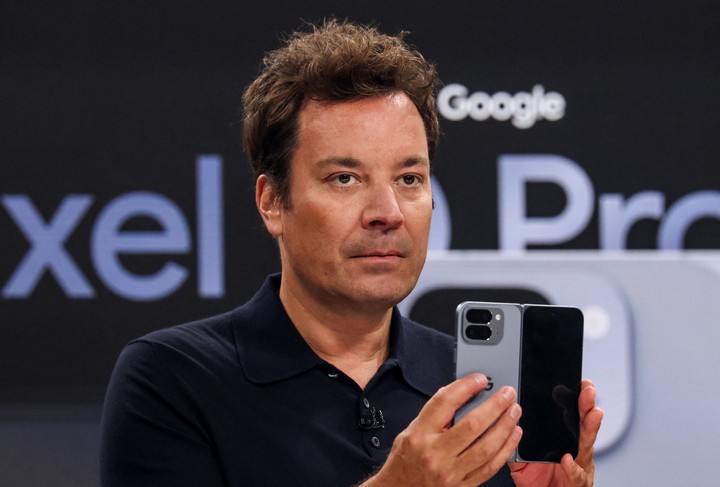 Jimmy Fallon fue el artista invitado al evento global de los Pixel 10 de Google. Foto: REUTERS
