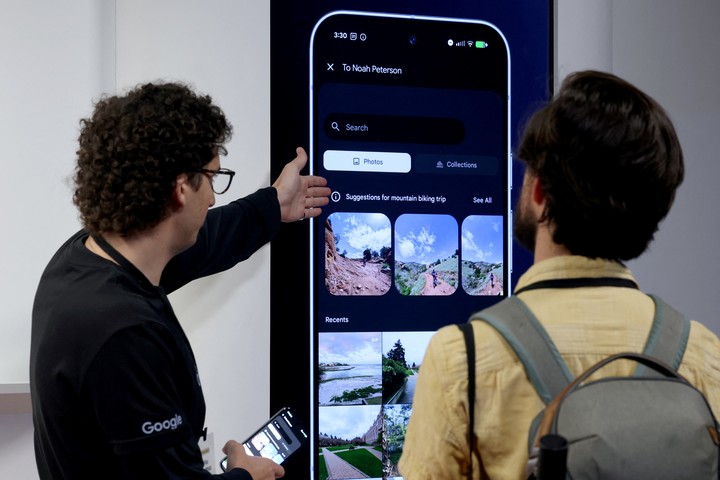 La función "Magic Cue", una de las novedades de los Google Pixel 10. Foto: REUTERS
