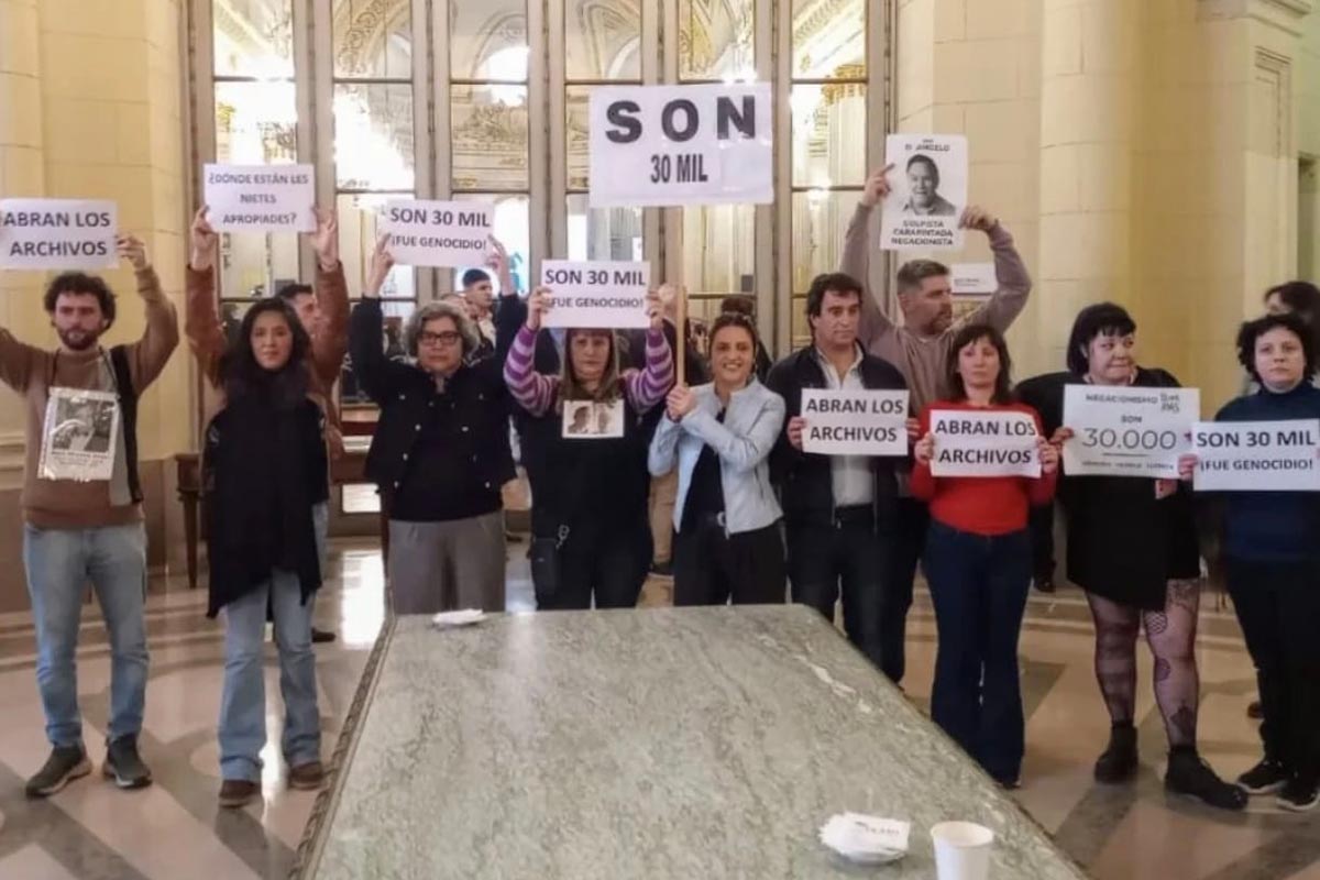 Organizaciones de Derechos Humanos, diputados y ATE rechazaron la presencia de un ex carapintada en la Legislatura
