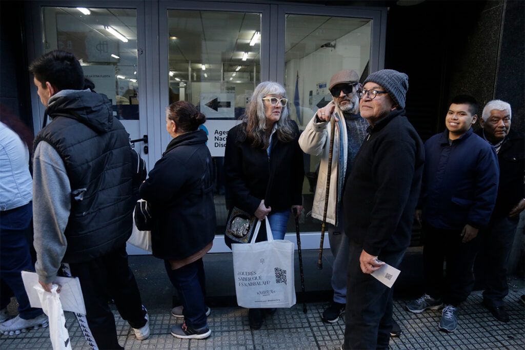 Las filas de la crueldad en ANDIS: "Tengo que acreditar que me falta una gamba, parece joda" 5 Las filas de la crueldad en ANDIS: "Tengo que acreditar que me falta una gamba, parece joda"