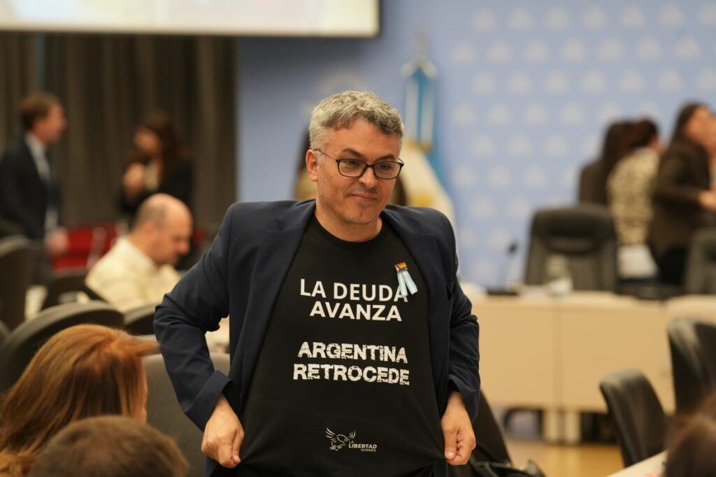 Presupuesto 2026: el debate arrancó con un pedido para que asista Caputo y reclamos por el acuerdo con EE UU sin pasar por el Congreso
